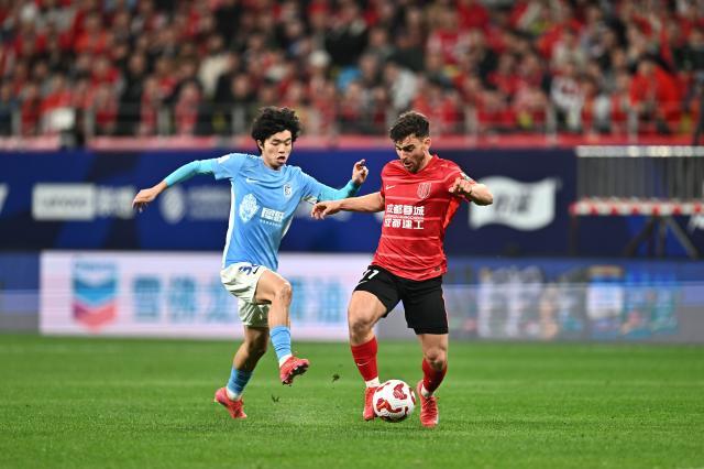 中国体育发展-【中超】古尔芬克尔胡荷韬破门 蓉城2比0英博