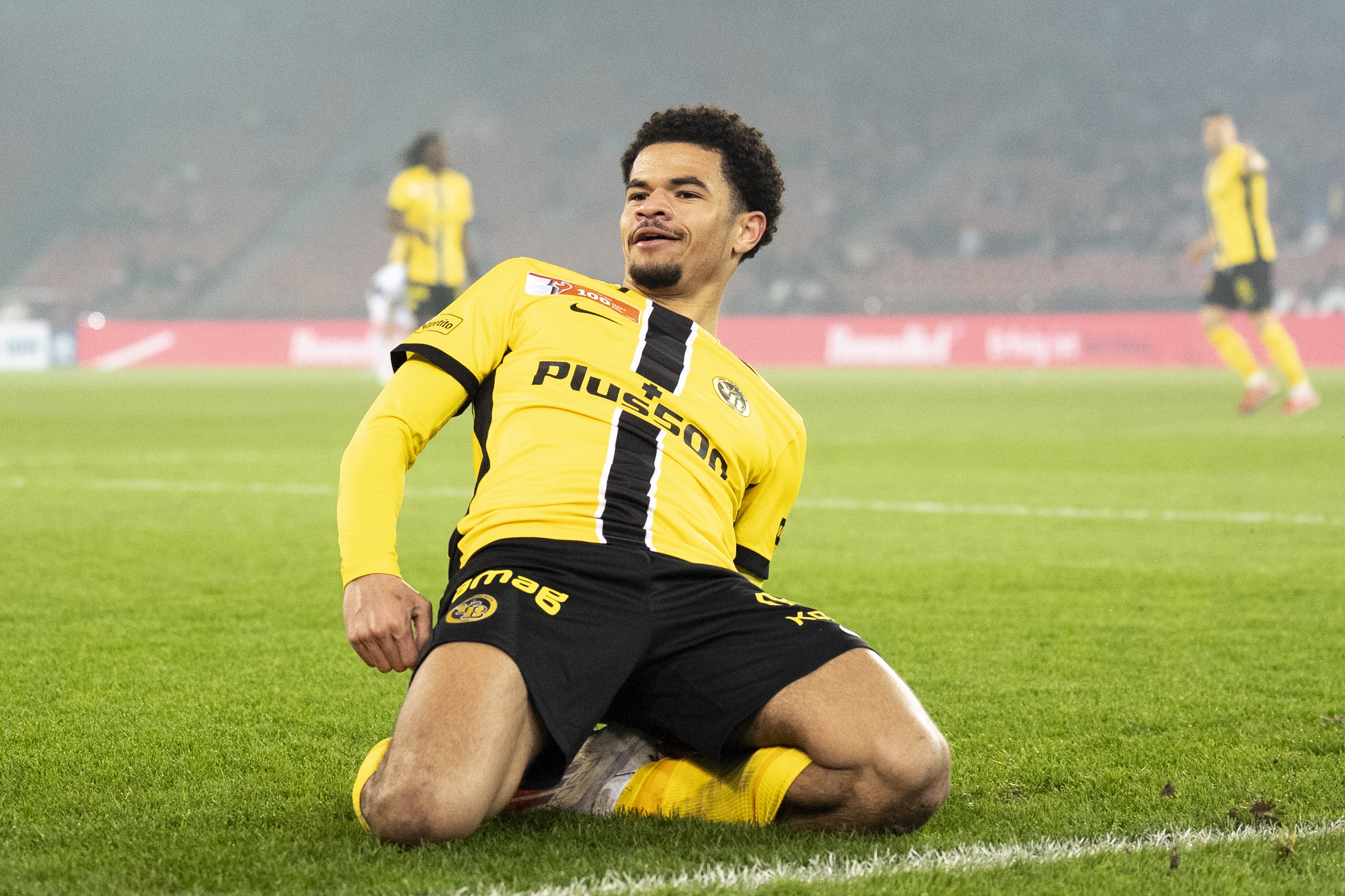 记者：年轻人边卫阿泰卡梅已抵达米兰城，准备完成转会米兰程序