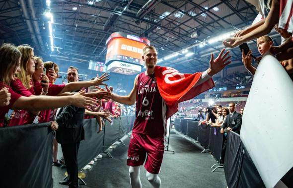 体育社区-波尔津吉斯满血启程 期待重塑拉脱维亚欧战辉煌