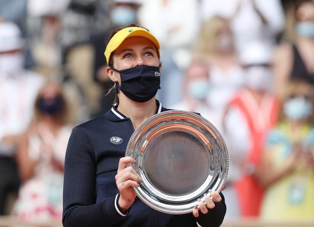 体育创新-年少成名却迟迎突破 帕夫柳琴科娃虽负但终破心魔